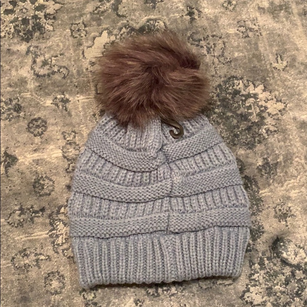 David and Young Pom hat NWT 🎁